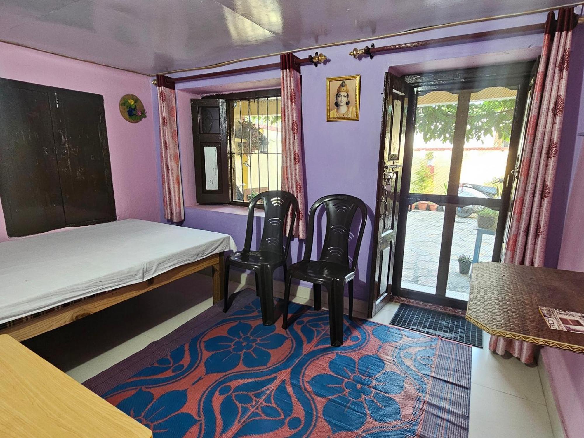 Katyuri Kings Divine Stay- Babaji'S Cave Dwarahat الغرفة الصورة